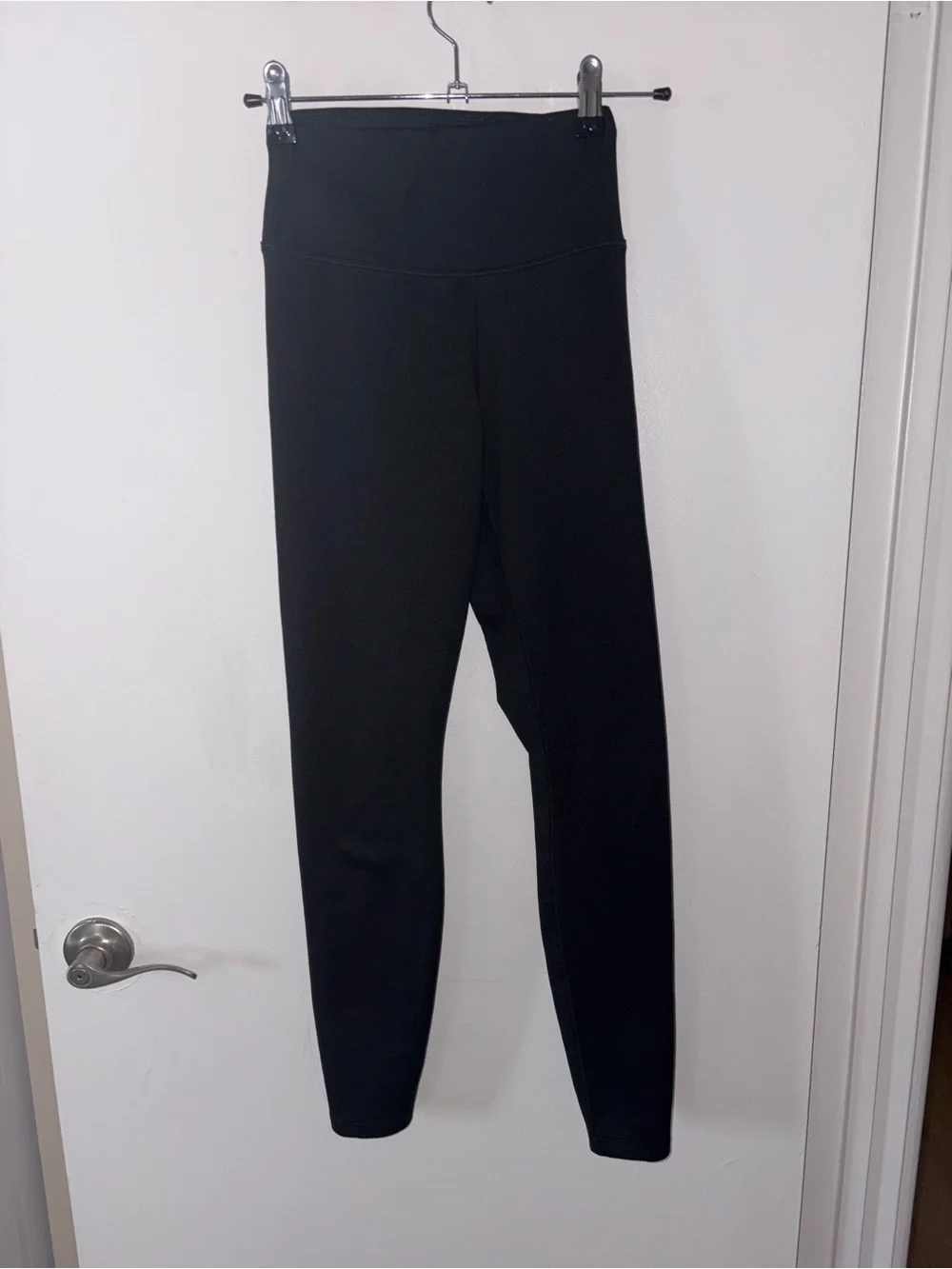 Nike sleek black